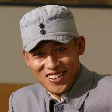 ニウ・ジュン（牛軍）