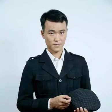 イー・グオチャン（易国強）