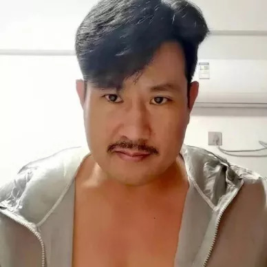 ワン・ヨウリャン（王有亮）