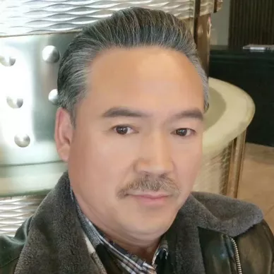 ホウ・ジンロン（侯金龍）