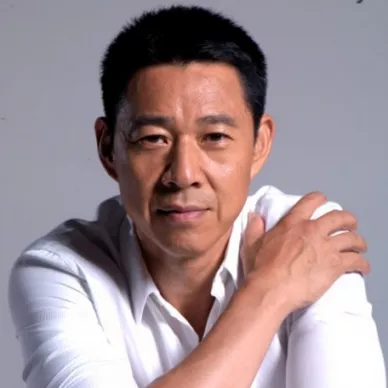 チャン・フォンイー（张丰毅）