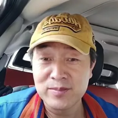 イン・ジョーフェイ（尹哲飞）