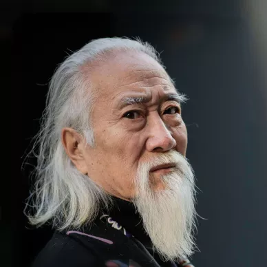 ホウ・トンジャン（侯桐江）