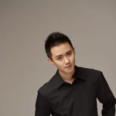 リー・イージェン（李易臻）