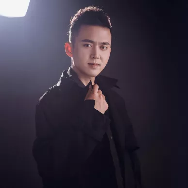 ドン・ナンナン（鄧男男）