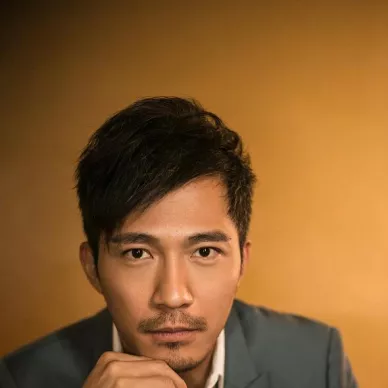 チェン・ジェン（陳震）