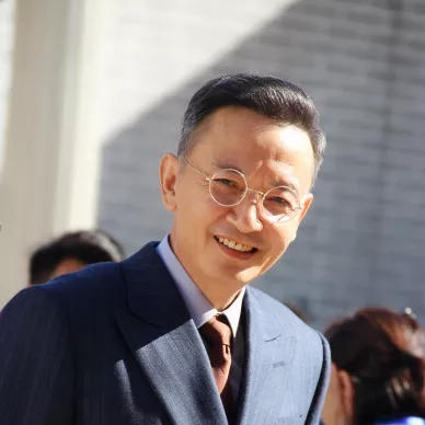 ホウ・チャンロン（侯長栄）