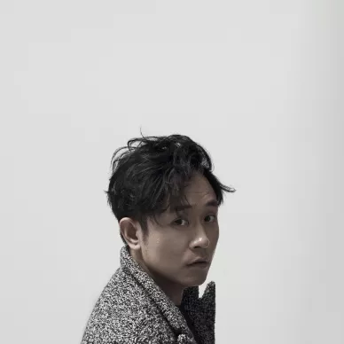 リー・ホンレイ（李宏磊）