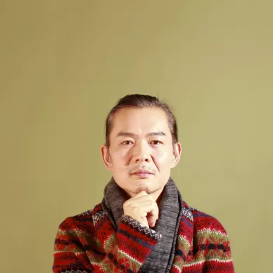 ユエ・ディン（岳鼎）