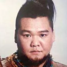 リー・ロン（李龍）