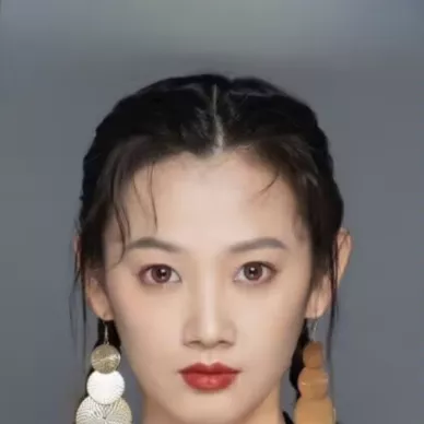 ガオ・ヤーチー（高婭綺）
