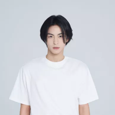 ホアン・ジンジョウ（黄靖洲）