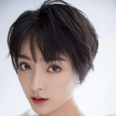 ウー・ウェンジェ（呉文婕）
